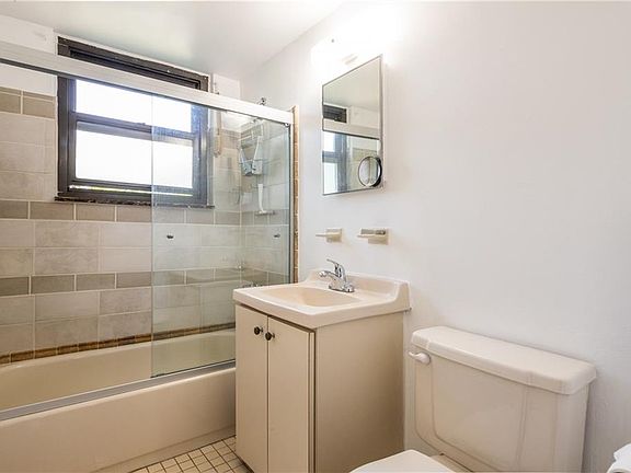 5th image of 180 Pearsall Dr APT 1A