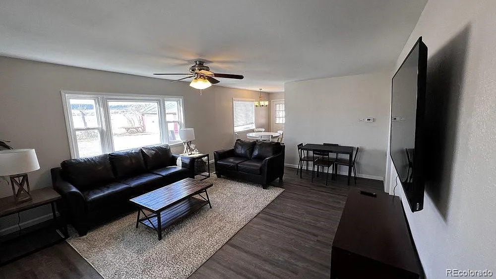 3 bed, 1100 sqft, $2,600 — Photo 2