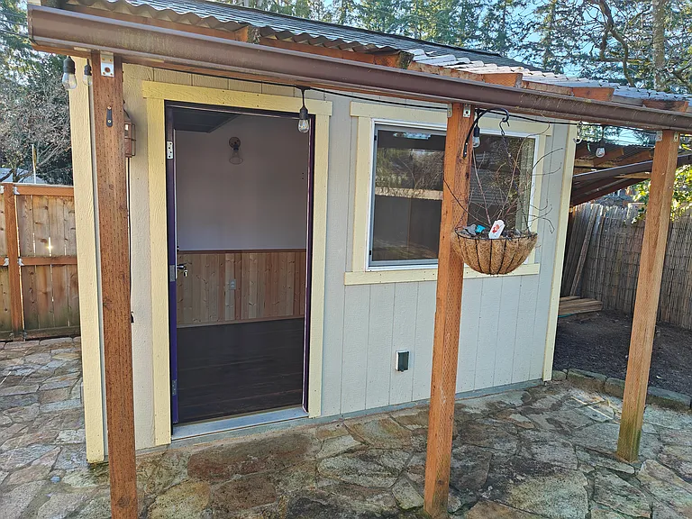 Additional office in backyard
