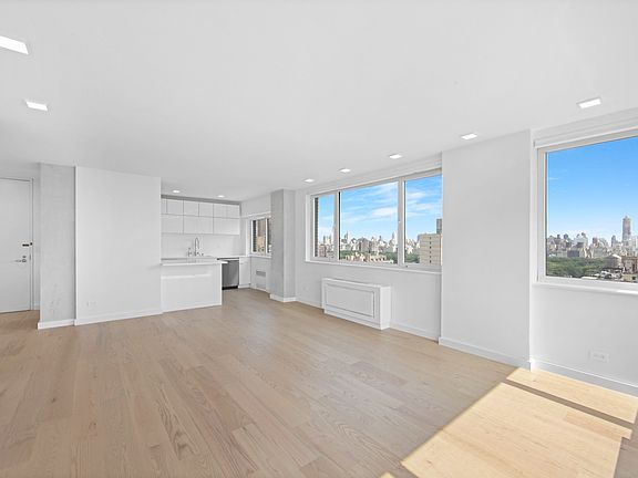 4th image of 45 W 67th St APT 24B