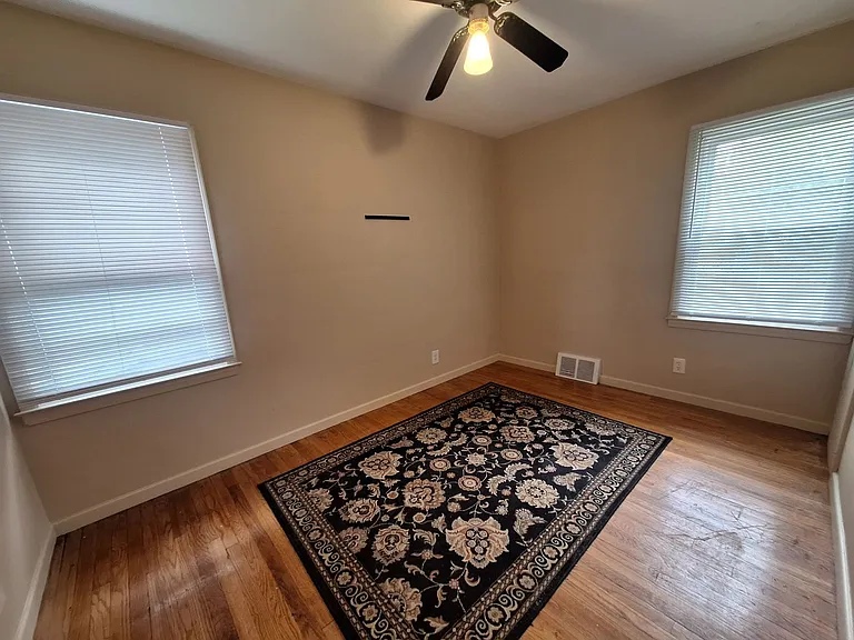 20293 Washtenaw St — Photo 12