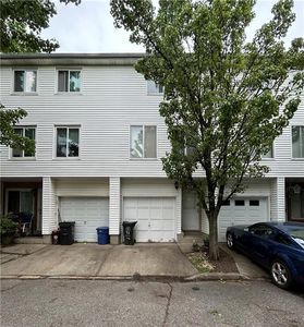 71 Emily Ln, Staten Island, NY, 10312