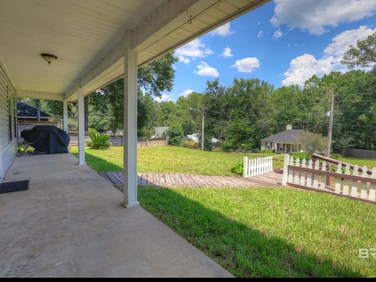 128 Richmond Rd — Photo 1