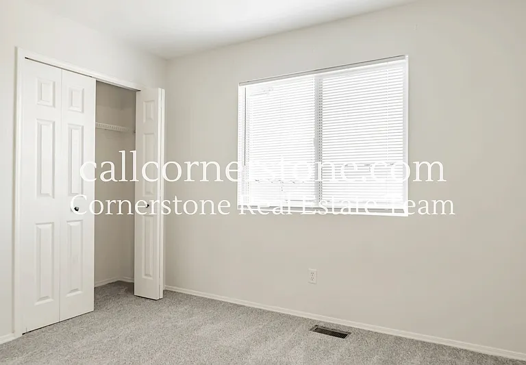 4735 Malcom Ct — Photo 15