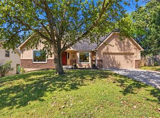11800 W 99th Ter, Overland Park, KS 66214
