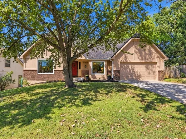 11800 W 99th Ter, Overland Park, KS 66214