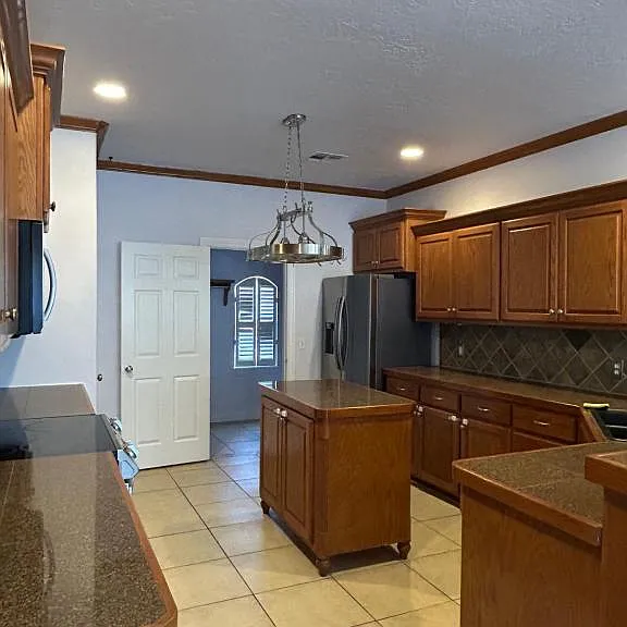 8313 SW Castlestone — Photo 3