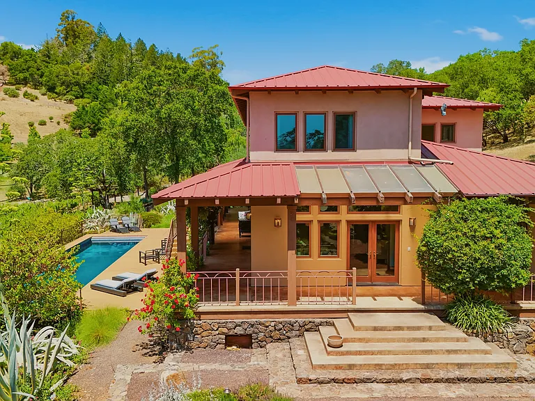 2491 Spring Mountain Rd — Photo 12