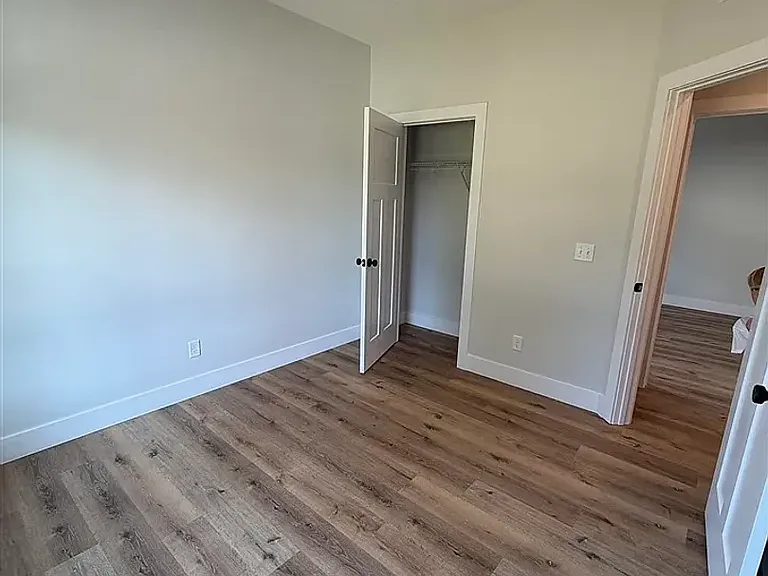 837 Temple Way — Photo 10