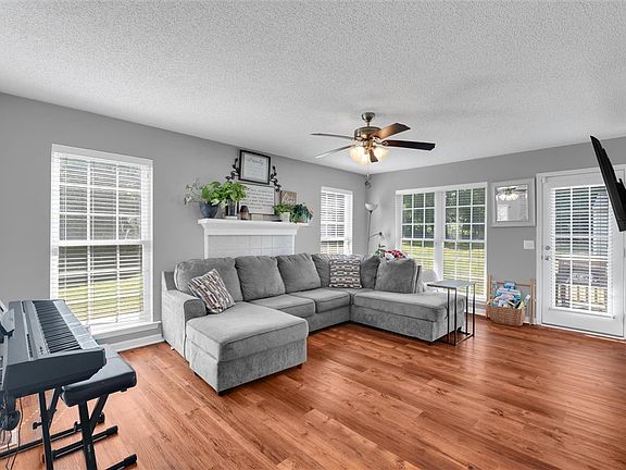 4th image of 106 Pepperhill Ln