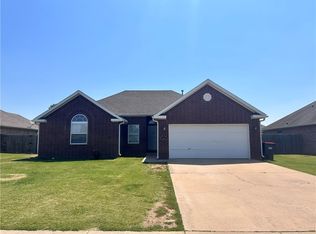 4593 Sadie St, Springdale, AR 72762