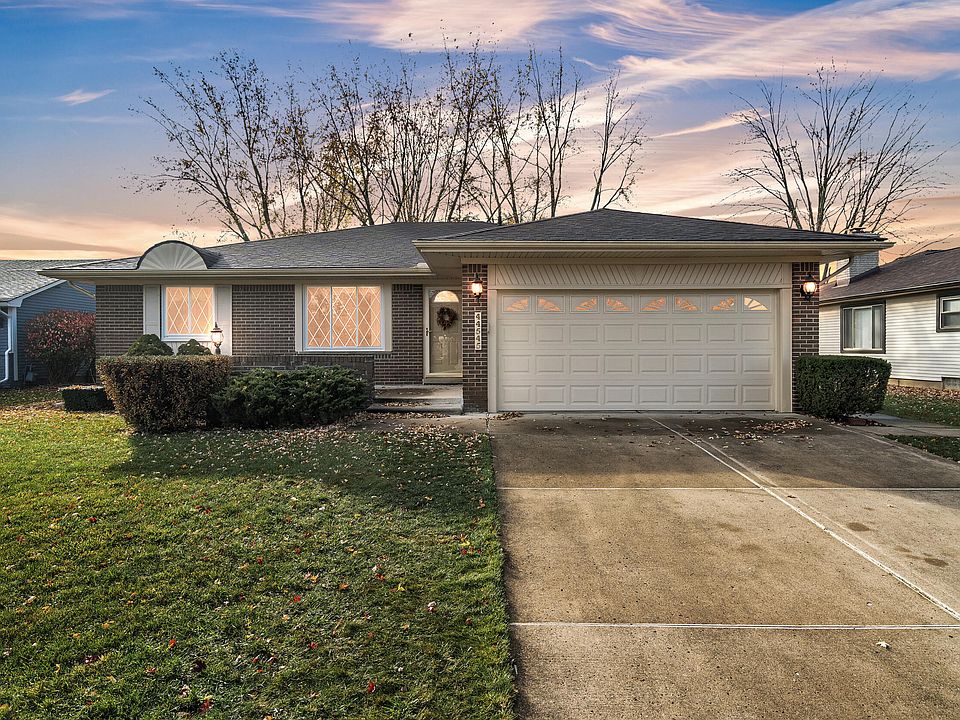 1st image of 44545 Twyckingham Ln