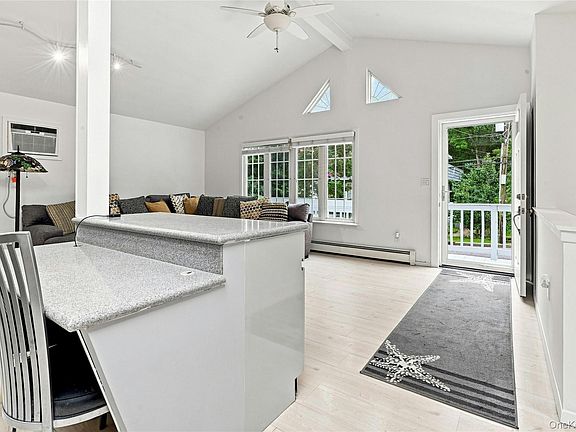 4th image of 128 Walnut Road