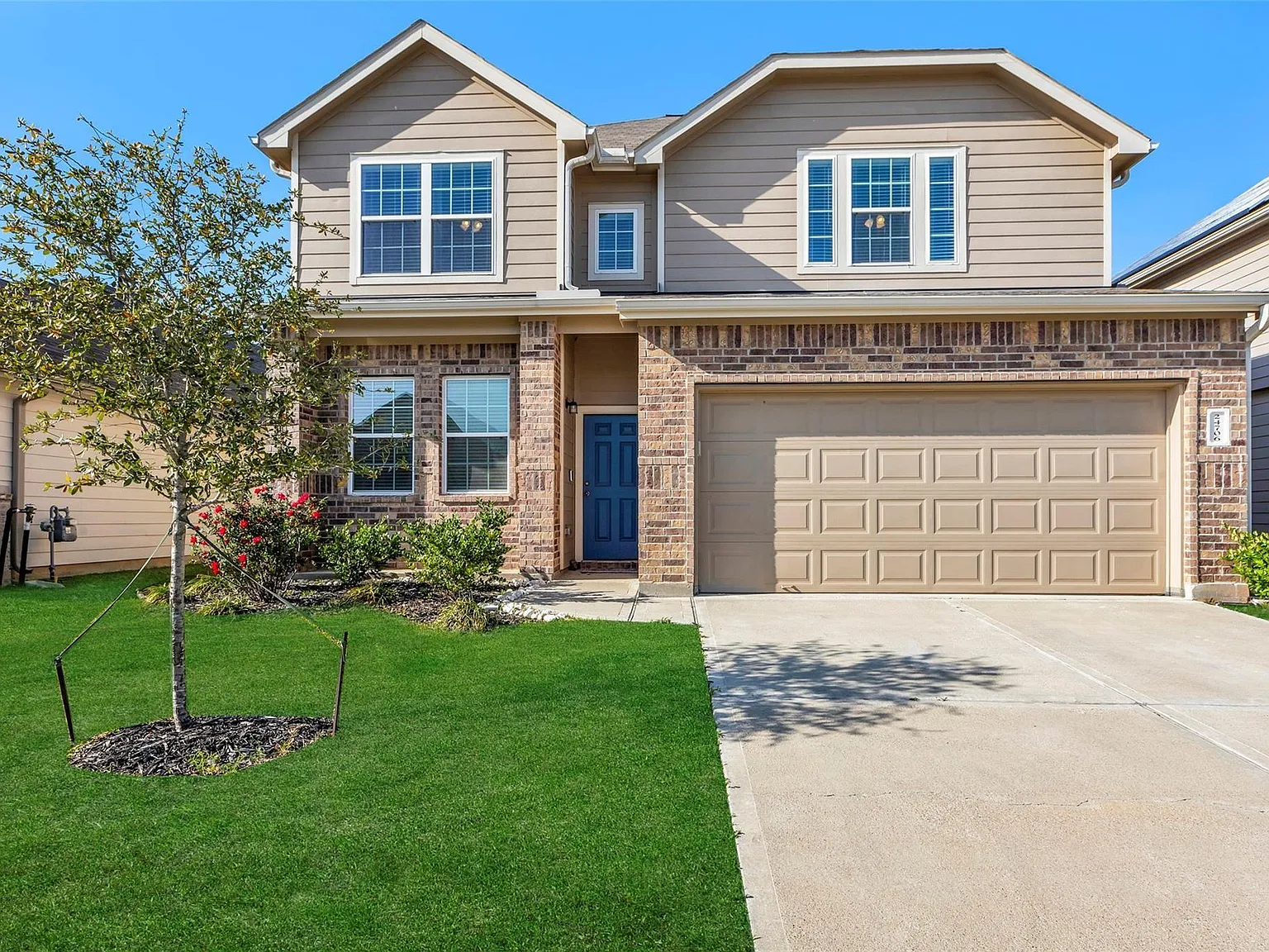 4 bed, 2.5 bath, 2225 sqft, $2,500 — Photo 1