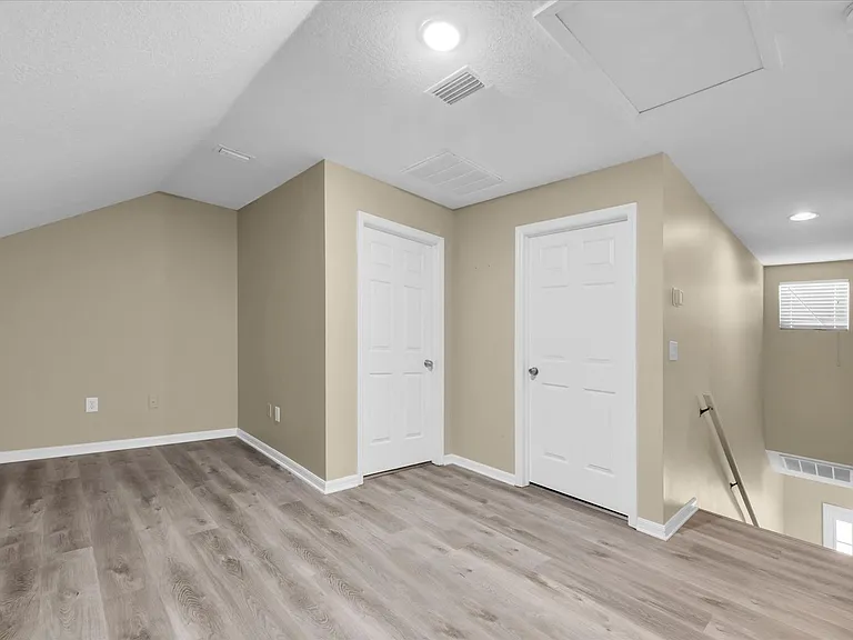 10825 Newbridge Dr — Photo 30