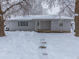410 E Mason St, La Monte, MO 65337