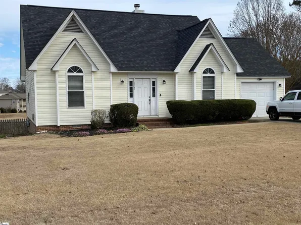 1102 N Lake Dr, Greenwood, SC 29649
