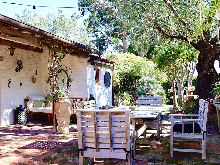322 E Canon Perdido St — Photo 9