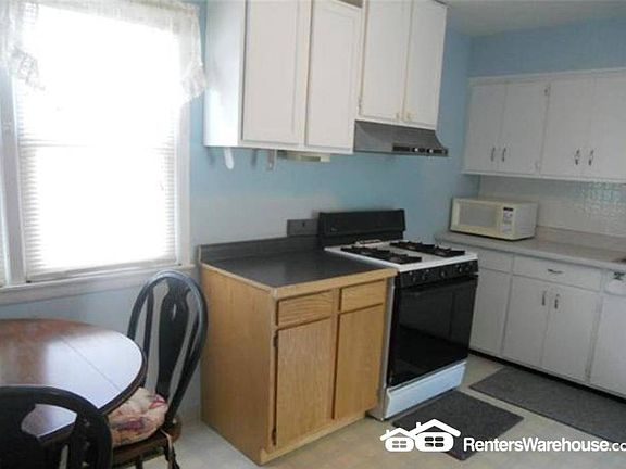 4th image of 7180 Lakeview Dr