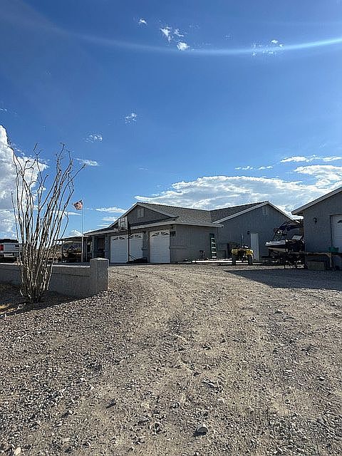 1st image of 7709 N Seely Dr