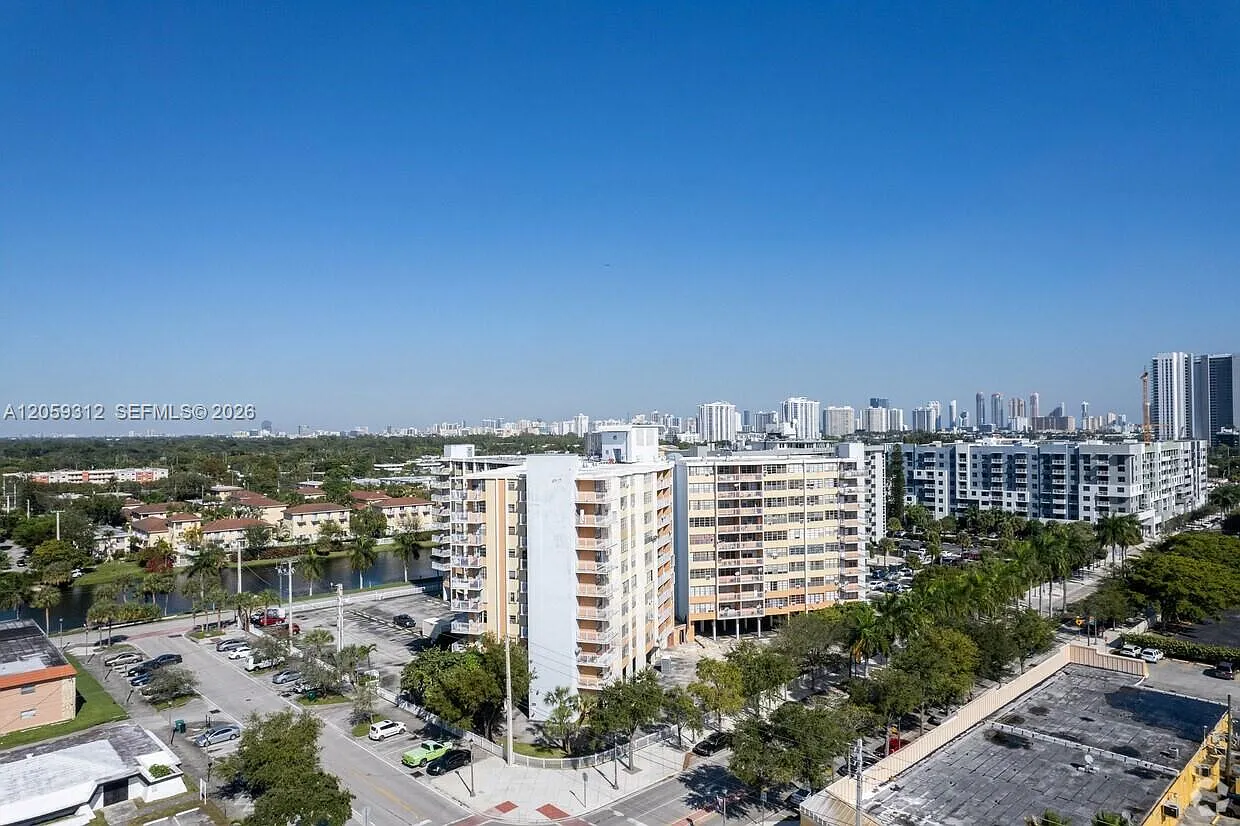 Crestview Towers Condo — Photo 1
