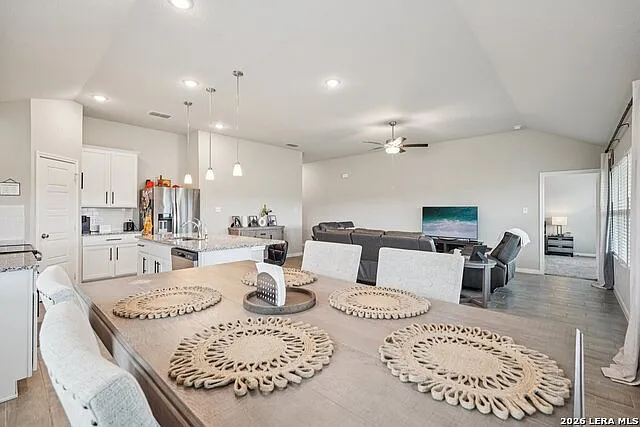 104 Pendleton Cv — Photo 13