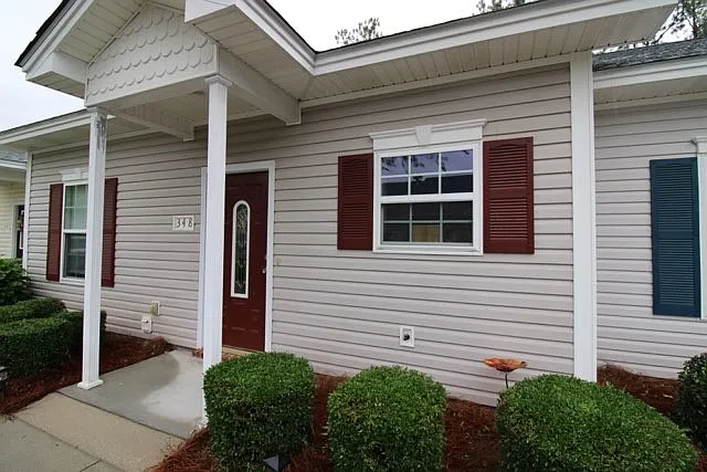 348 Moss Creek Ln — Photo 2