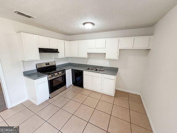 2nd image of 2405 Eric Ln