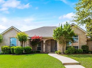 914 Granview Dr, Lewisville, TX 75067