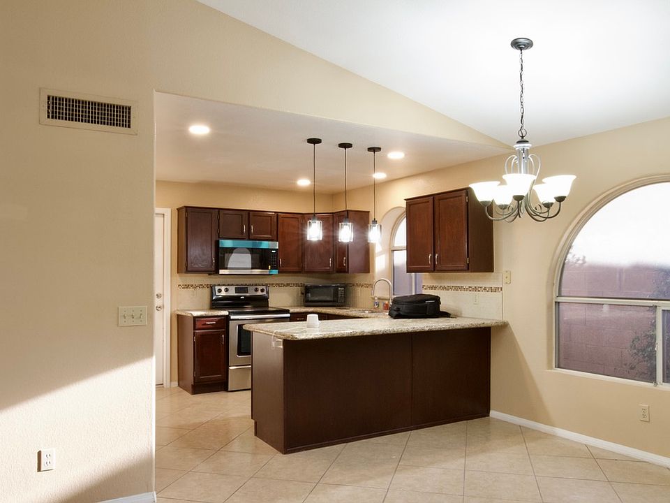 1st image of 7568 W Kerry Ln