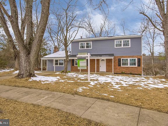 2nd image of 3811 Dominion Dr