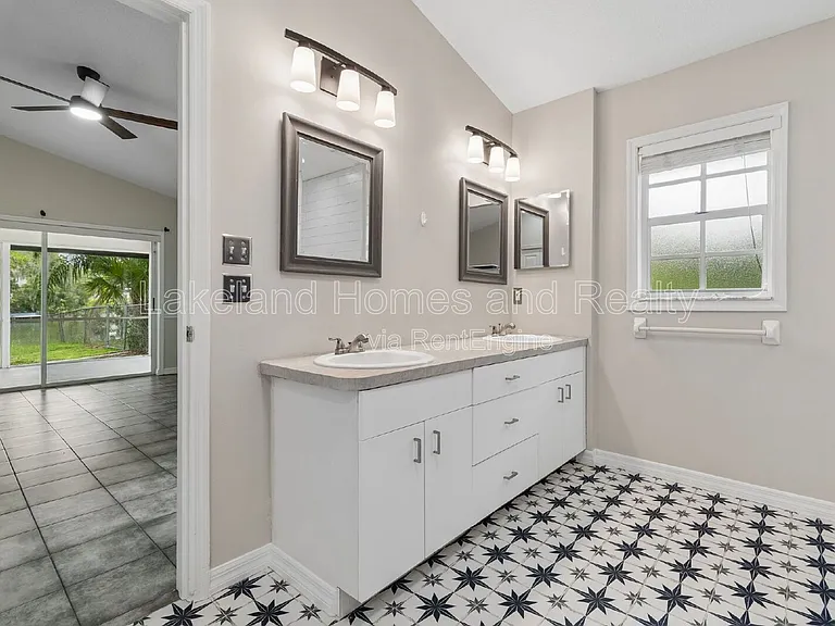 95 Woodside Dr — Photo 28