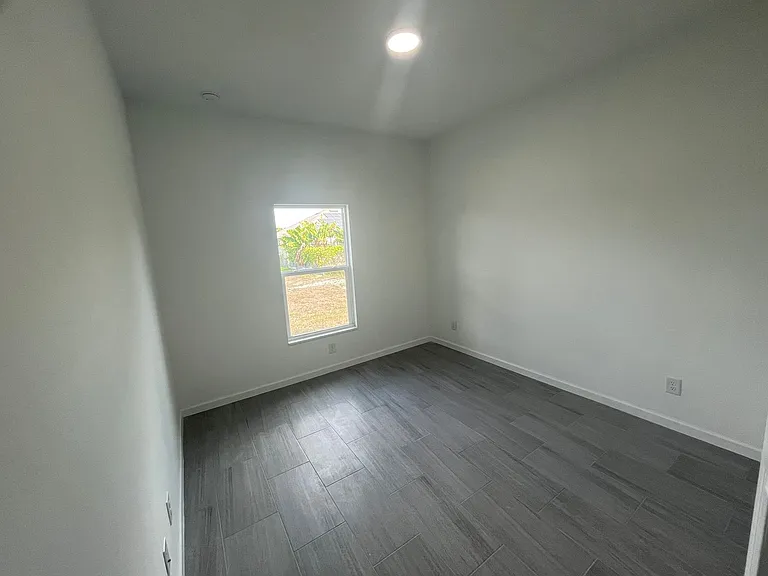 751 Crystal Ave S — Photo 8