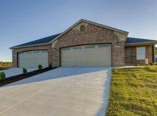 822 E Crystal Ave, Nixa, MO 65714