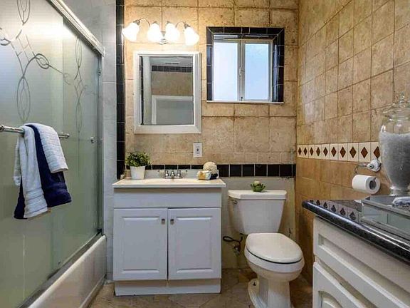 5th image of 553 Laswell Ave #553