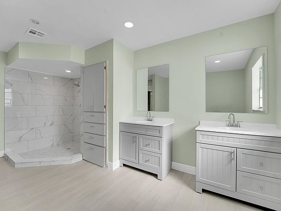 5th image of 154 NE Naranja Ave #0