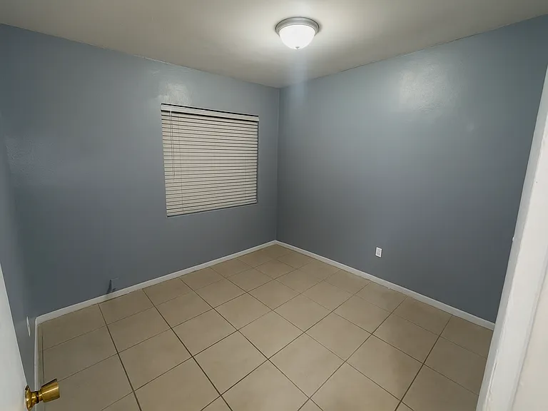 4837 Shoshone St — Photo 8