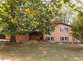 101 11th Ave SE, Gravette, AR 72736