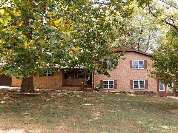 101 11th Ave SE, Gravette, AR 72736