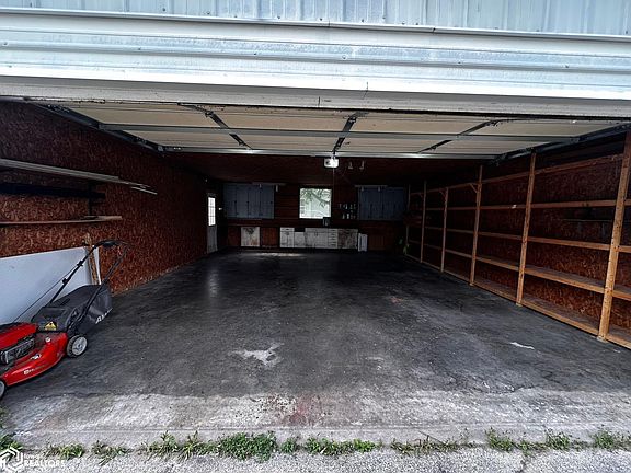 3rd image of 109 SE 3rd St