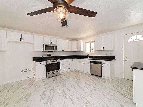 2nd image of 2840 Leonora Dr