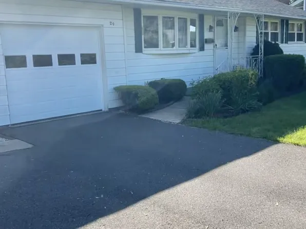 20 Regency Drive, West Hartford, CT 06110