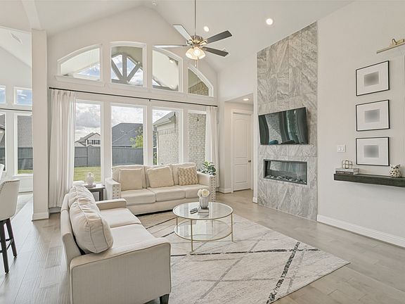4th image of 7334 Golden Daisy Ave