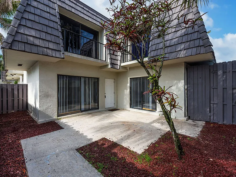 1755 N Congress Ave — Photo 3