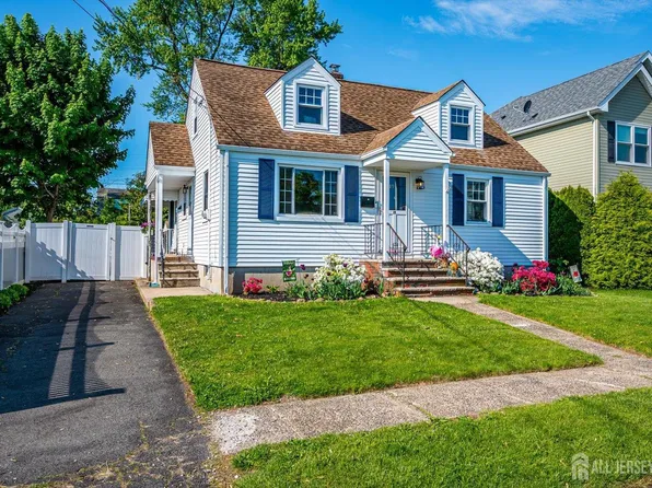 49 N Smith St, Avenel, NJ 07001