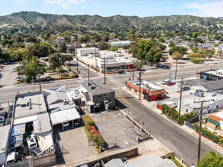 7969 Foothill Blvd — Photo 28
