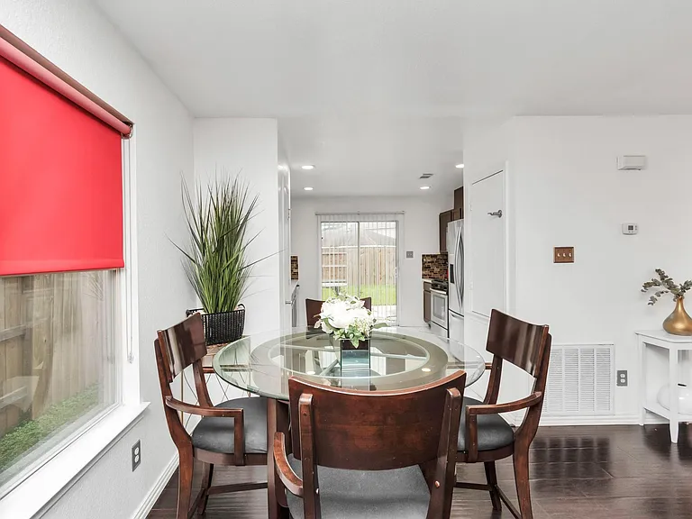 7327 Enchanted Creek Dr — Photo 10