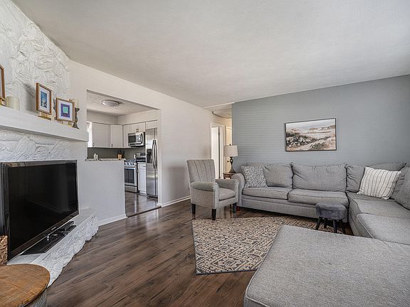 3rd image of 59856 Whitewood Dr