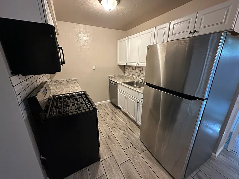 10273 Mills Station Rd #2 — Photo 11