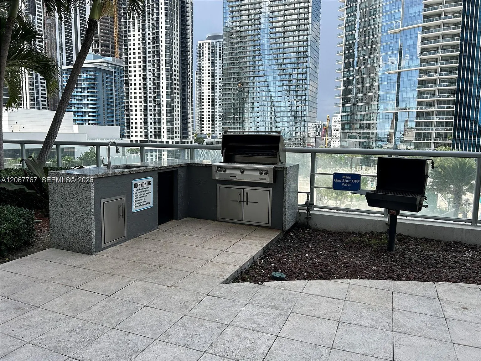 Marinablue Condo — Photo 2